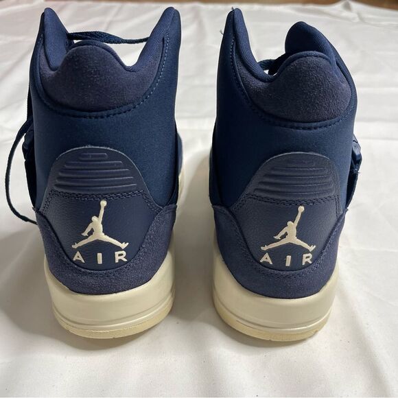 Air Jordan 3 Women’s Retro Explorer XX High Top Sneakers - Picture 8 of 10